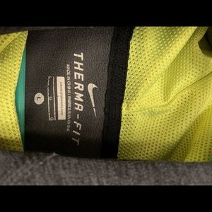 nike therma fit hoodie. zero stains and zero rips